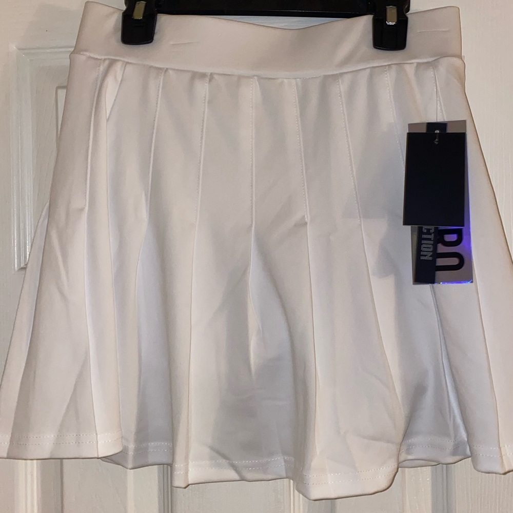 White pencil skirt